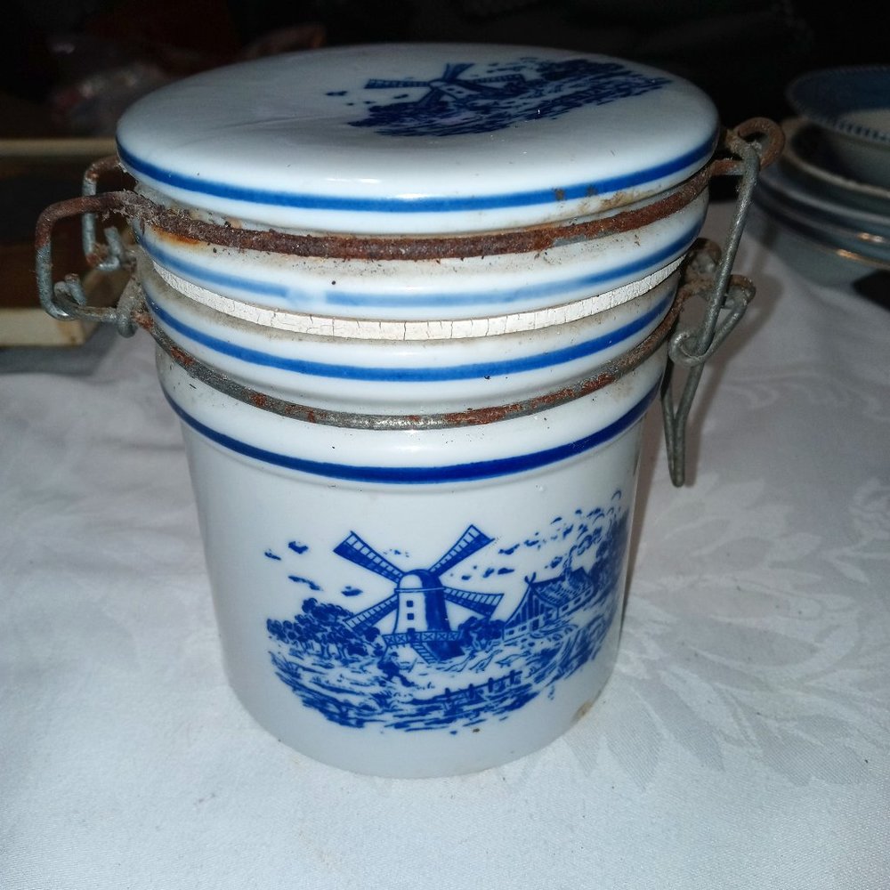 Delft Blue &White TELEFLORA 5” Storage Jar W/ Locking Lid Rubber Gasket Windmill